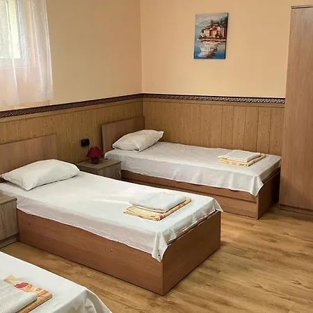 Hayat Ltd * Πριμόρσκο