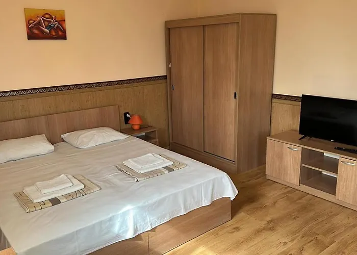 Хотел Hayat Ltd Приморско