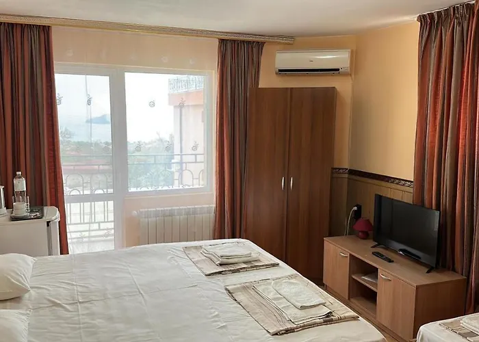 Hayat Ltd Хотел